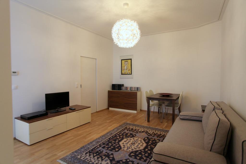 Casa Nostra - Moderne Stadtwohnung Mit Balkon *
